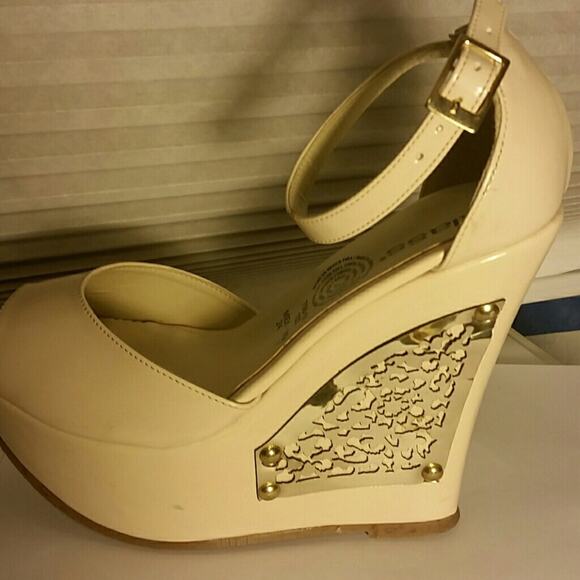 Cklass Cream Wedge Heel. 7M - Picture 5 of 5